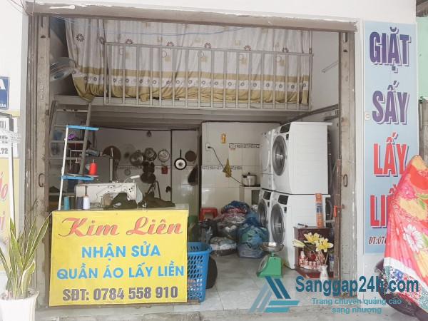 Sang nhanh tiệm giặt ủi, khu dân cư đông đúc, mặt tiền đường, gần chở, khu công nhân đông.