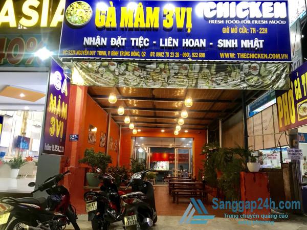 Sang nhanh quán ăn mặt tiền đường Nguyễn Duy Trinh là cung đường sầm uất kết nối Q2 và Q9, xung quanh nhiều khu chung cư hiện hữu và khu chung cư mới sắp bàn giao.  