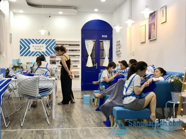 Sang tiệm tóc - nail