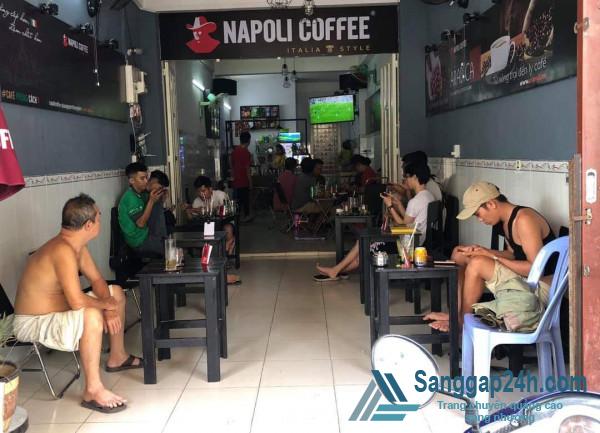Cần sang quán cà phê nhượng quyền thương hiệu Coffee Napoli đã kinh doanh được 1 năm với lượng khách ổn định đều đặn mỗi ngày (không phải lỗ mà sang).
