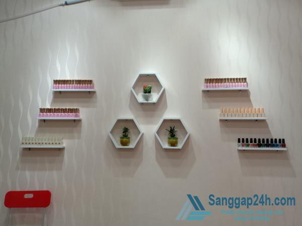 Sang tiệm tóc - nail
