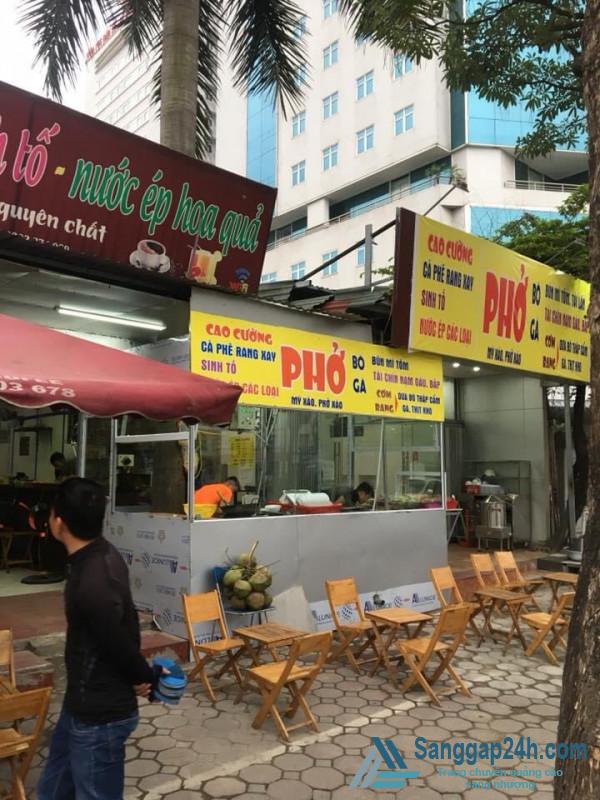 Sang quán phở giá rẻ 60 triệu bao gồm tất cả trang thiết bị quán hoặc cho thuê lại mặt bằng trang thiết bị quán giá 25 triệu/tháng.