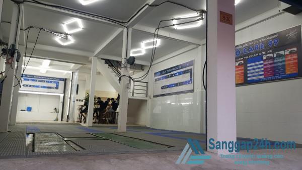 Sang tiệm rửa - sửa xe