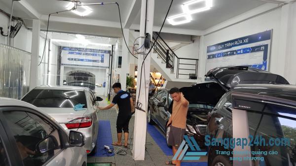 Sang tiệm rửa - sửa xe