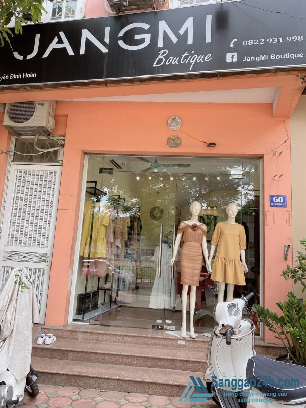 Cần sang shop thời trang quần áo nữ mặt tiền đường Nguyễn Đình Hoàn, phường Quan Hoa, quận Cầu Giấy.