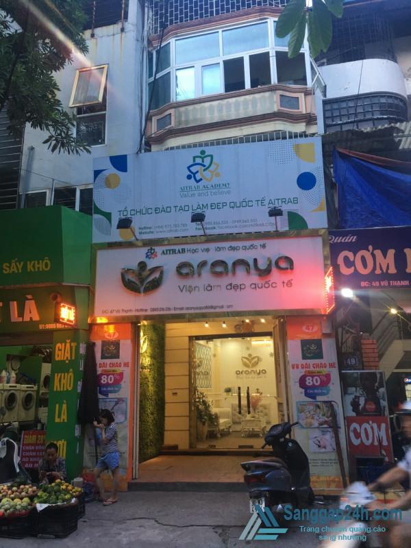 Sang nhượng spa mặt tiền đường Vũ Thạnh, phường Ô Chợ Dừa, quận Đống Đa - Hà Nội.