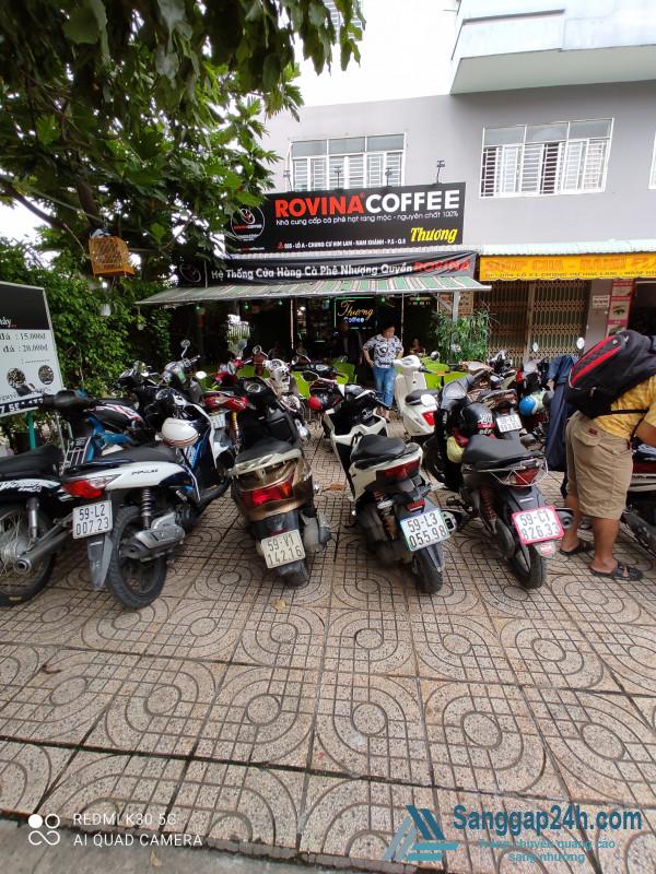 Sang nhanh quán cafe thương hiệu ROVINA nằm khu chung cư đông đúc, trung tâm quận 8.