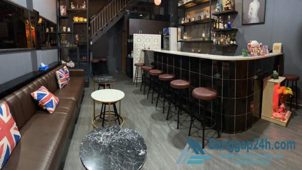 Cần sang gấp quán Karaoke đường Lê Thánh Tôn, quận 1.