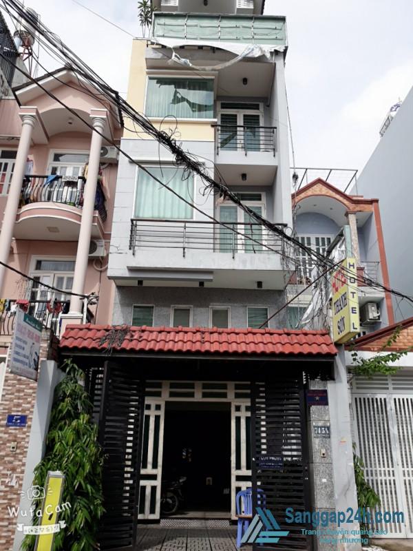 Cần sang nhanh khách sạn mặt đường Huỳnh Văn Gấm, phường Tây Thạnh, quận Tân Phú. 