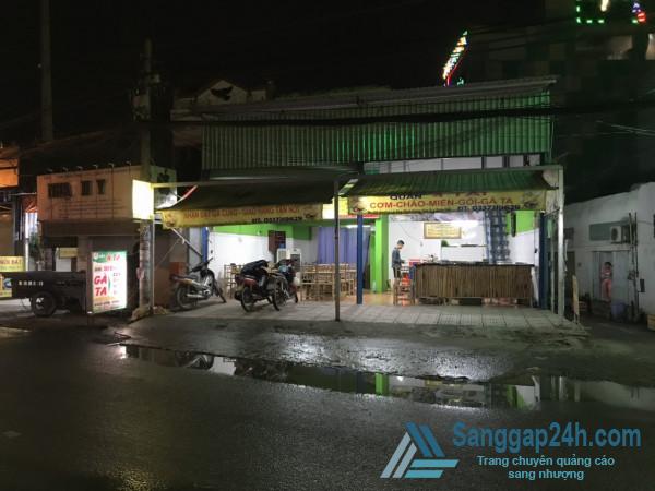 Sang nhượng quán ăn nằm mặt tiền đường Hương Lộ 80, phường Bình Hưng Hoà B, quận Bình Tân.