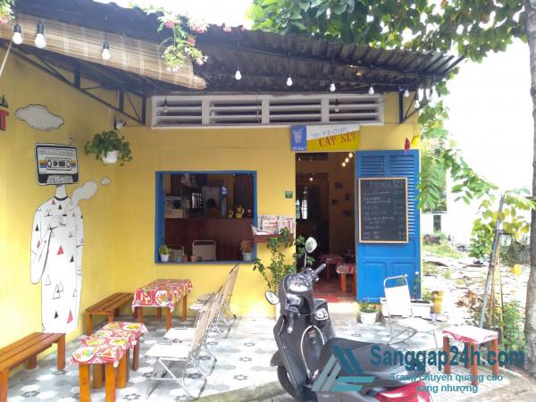 Sang gấp quán cafe nằm mặt tiền đường Đoàn Thị Liên, phường Phú Lợi, Thủ Dầu Một, Bình Dương. 