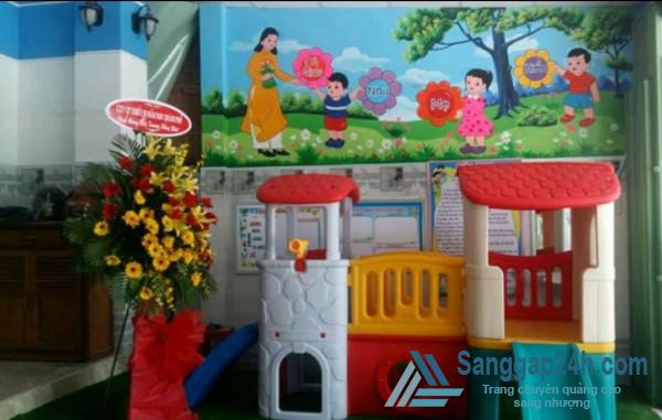 Sang trường mầm non