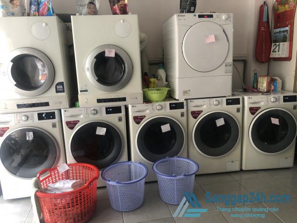 Sang tiệm giặt ủi