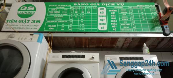 Sang tiệm giặt ủi