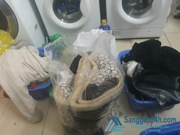 Sang tiệm giặt ủi