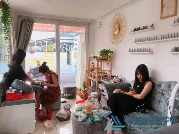 Sang tiệm tóc - nail