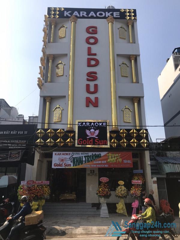 Sang nhượng quán KARAOKE nằm mặt tiền đương lớn Đàm Thận Huy, phường Phú Thọ Hòa, quận Tân Phú.