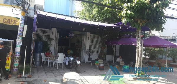 sang nhanh quán cafe nằm mặt tiền đường, khu dân cư đông đúc, trung tâm huyện Hóc Môn.