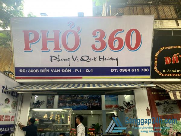 Sang quán phở nằm khu dân cư đông, trung tâm quận 4.