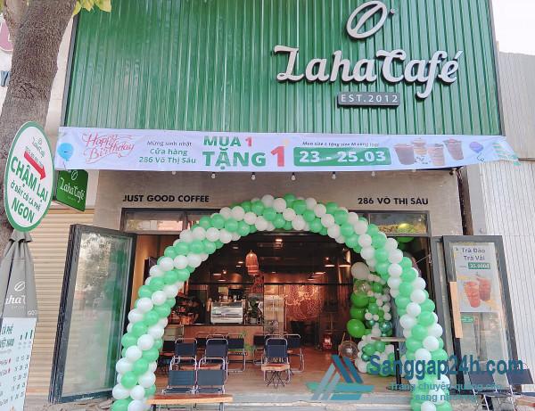 Sang nhượng quán cà phê nằm khu ăn uống sầm uất, dân cư đông, mặt tiền đường, trung tâm thành phố Biên Hoà.