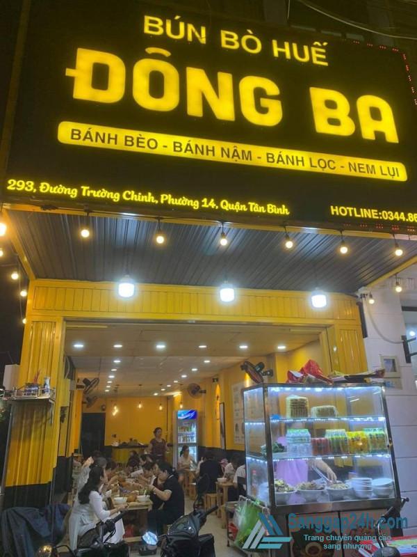 Sang nhượng quán bún bò Huế nằm mặt tiền đường Trường Chinh, phường 13, quận Tân Bình. 