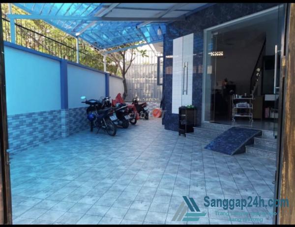 Sang tiệm tóc - nail