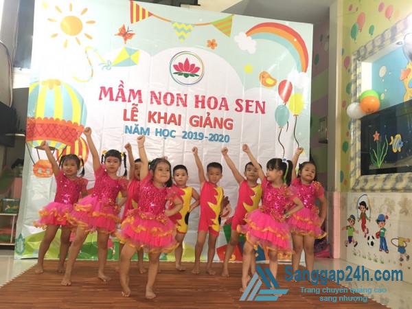 Sang trường mầm non