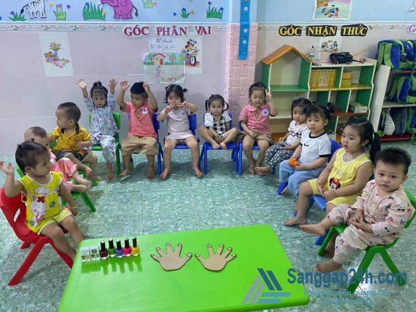 Sang trường mầm non