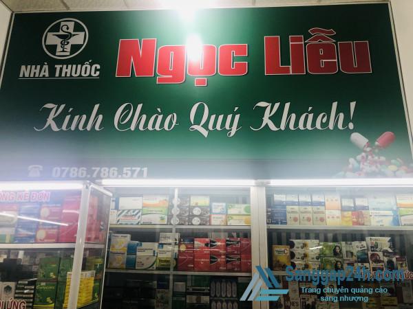 Sang nhà thuốc tây