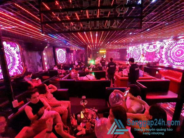 Cần sang nhượng quán cafe ngay trung tâm quận 1.