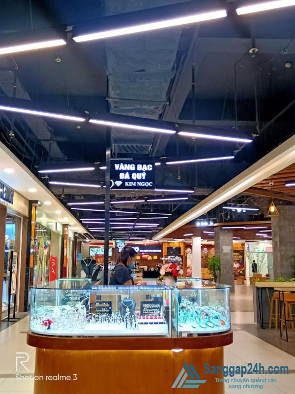 Sang nhượng cửa hàng đá quý phong thủy tự nhiên và trang sức bạc cao cấp tại trung tâm thương mại Big C Thăng Long.