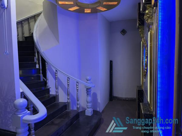 Sang quán bar - karaoke