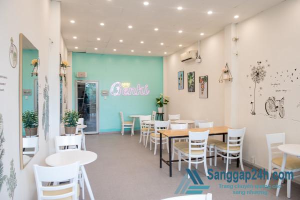 Sang nhượng quán trà sữa Genki đối diện ĐH Kinh Tế TP.HCM.