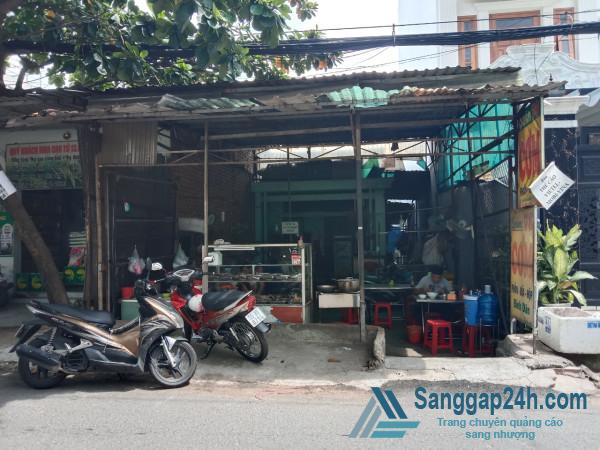 Sang nhượng quán cơm nằm mặt tiền đường Huỳnh Văn Nghệ, Phường 15, quận Tân Bình.