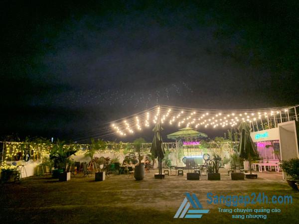 Sang nhà hàng Rooftop mặt tiền đường Phan Đăng Lưu, quận Bình Thạnh.