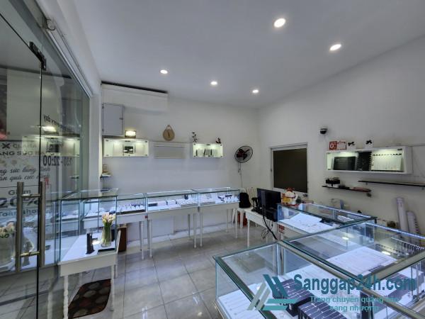 Sang nhượng cửa hàng