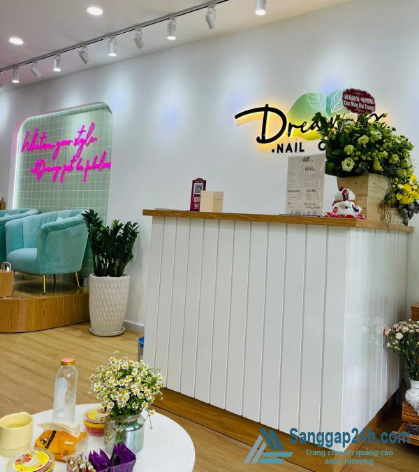 Sang tiệm tóc - nail