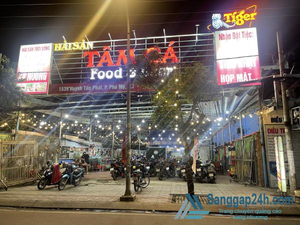 Sang nhượng quán nhậu nằm mặt tiền đường Huỳnh Tấn Phát, quận 7. 