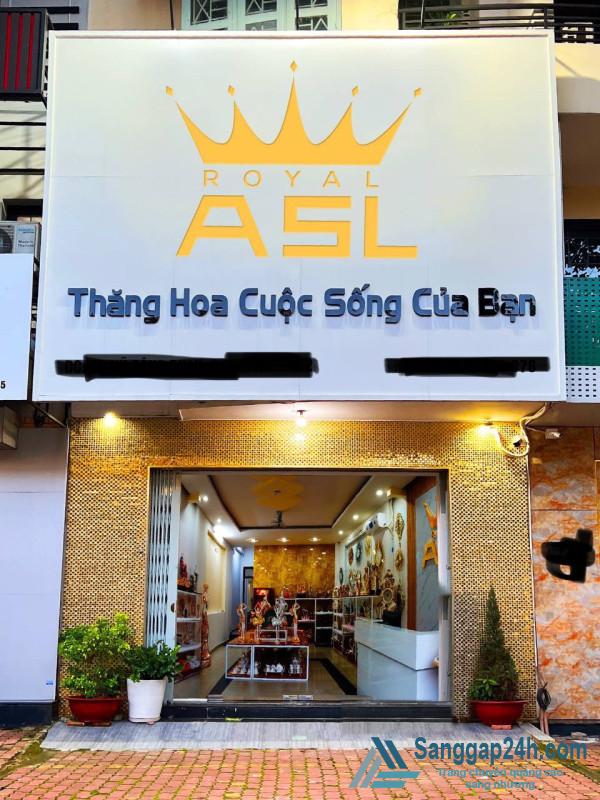 Sang Nhượng Hệ Thống Bán Hàng Decor Nội Thất  Gồm Sản Phẩm, Thương Hiệu Và Các Kênh Bán Hàng Online, Website.
