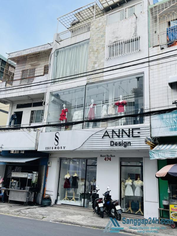 Sang Shop Thời Trang Mặt Tiền Đường Huỳnh Văn Bánh Quận Phú Nhuận.