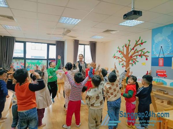 Sang trường mầm non