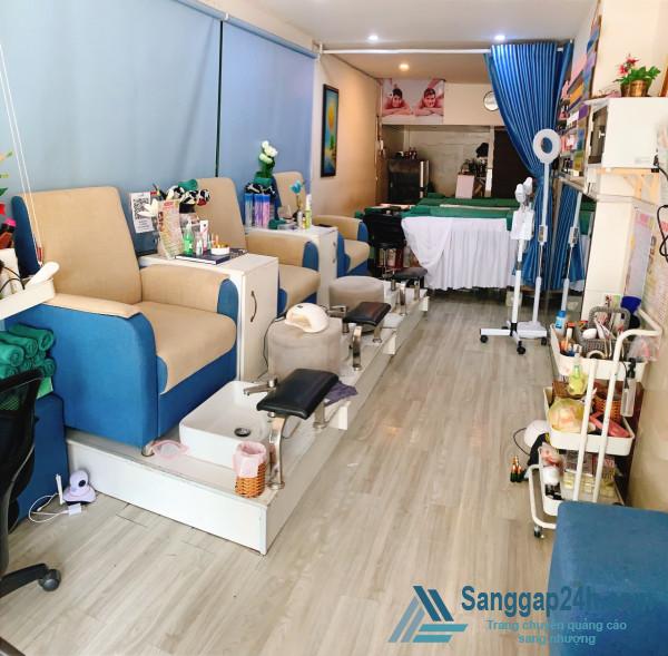 Sang Nhượng Tiệm Nail - Spa -  Foot Massage Mặt Tiền Đường Nguyễn Hữu Cảnh Quận Bình Thạnh.