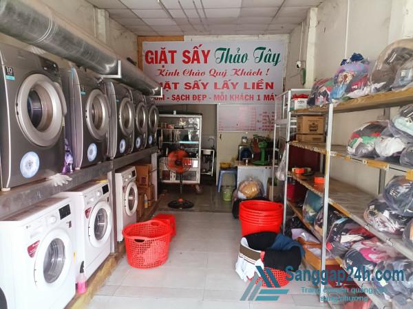 Sang Nhượng Tiệm Giặt Ở Trung Tâm Huyện Hóc Môn.