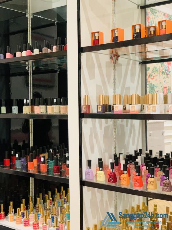 Sang tiệm tóc - nail
