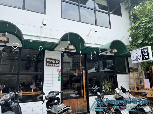 Sang Nhượng Quán Cafe Ở Trung Tâm Quận Tân Bình.