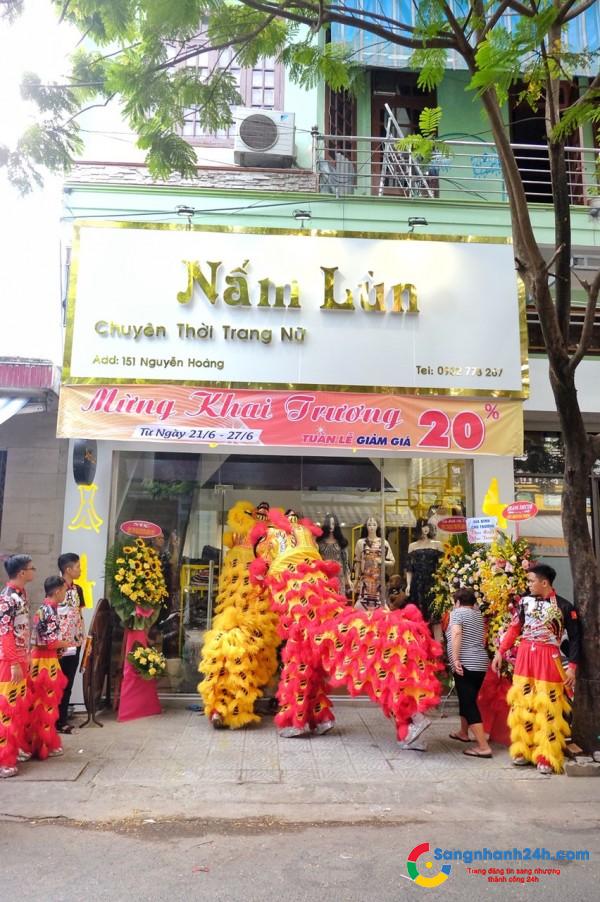 Sang mặt bằng shop thời trang hàng Quảng Châu đang hoạt động kinh doanh.