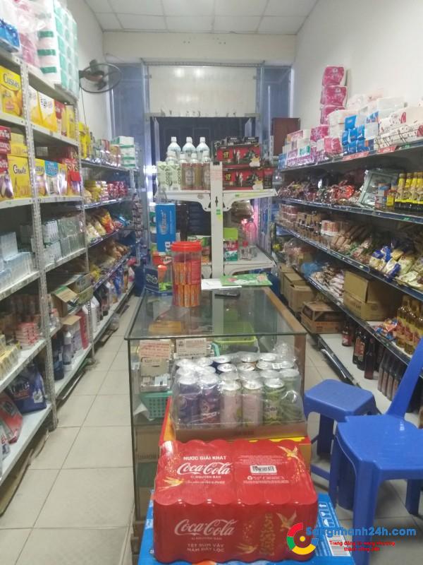 Cần sang tiệm tạp hóa đang hoạt động kinh doanh ở khu chung cư, dân cư đông đúc.