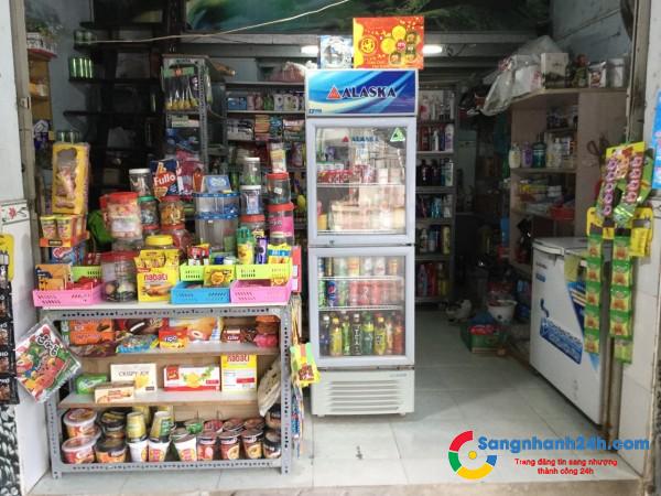 Cần sang tiệm tạp hóa đang hoạt động kinh doanh ở khu chung cư, dân cư đông đúc.